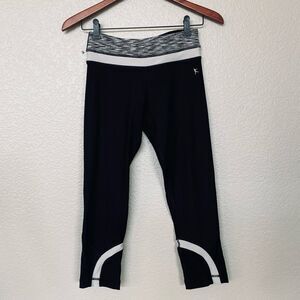 Danskin Now Active Athletic Cropped Capri Leggings XS